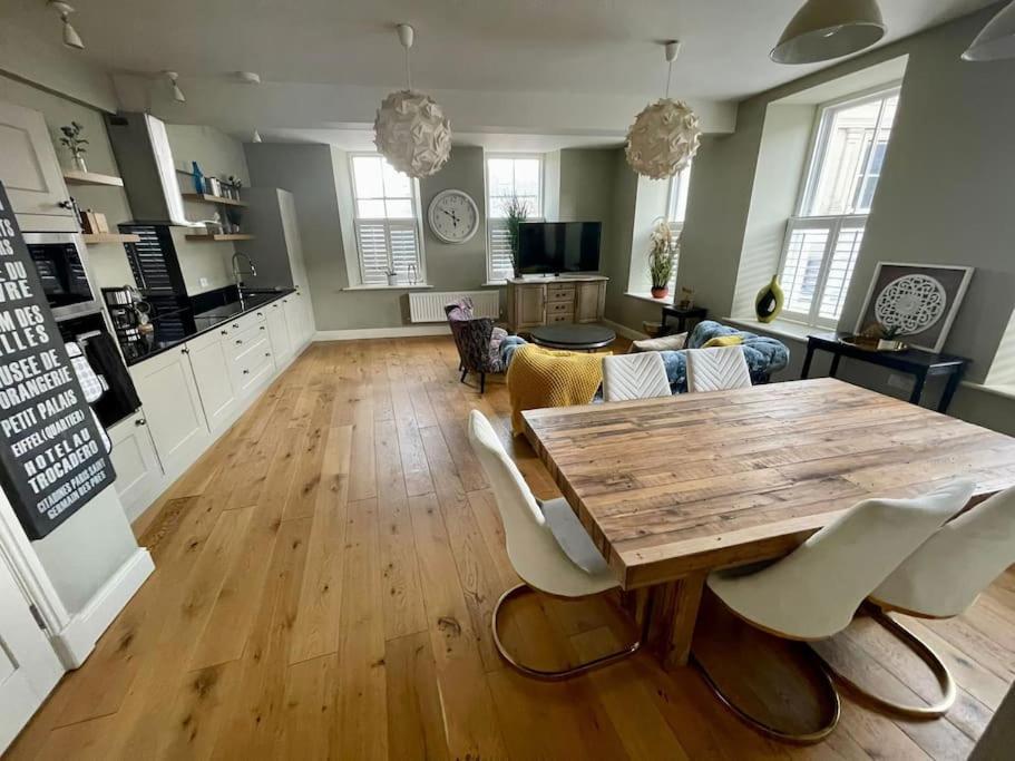 Luxurious 2 Bedroom Apartment In Central Berwick Exterior photo