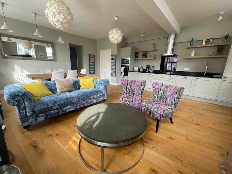 Luxurious 2 Bedroom Apartment In Central Berwick Exterior photo